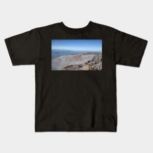 Climbers resting at the summit of Ben Nevis Kids T-Shirt